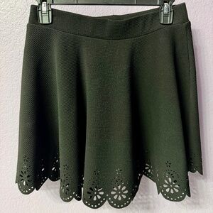 Black skirt with scalloped cut-out edges (L)
